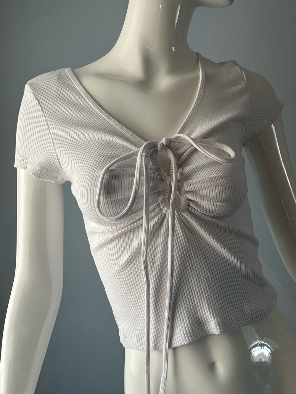 ✨ 3/$30 American Eagle White Ribbed Bodycon Keyhole Tie-Front Crop Tee Size S